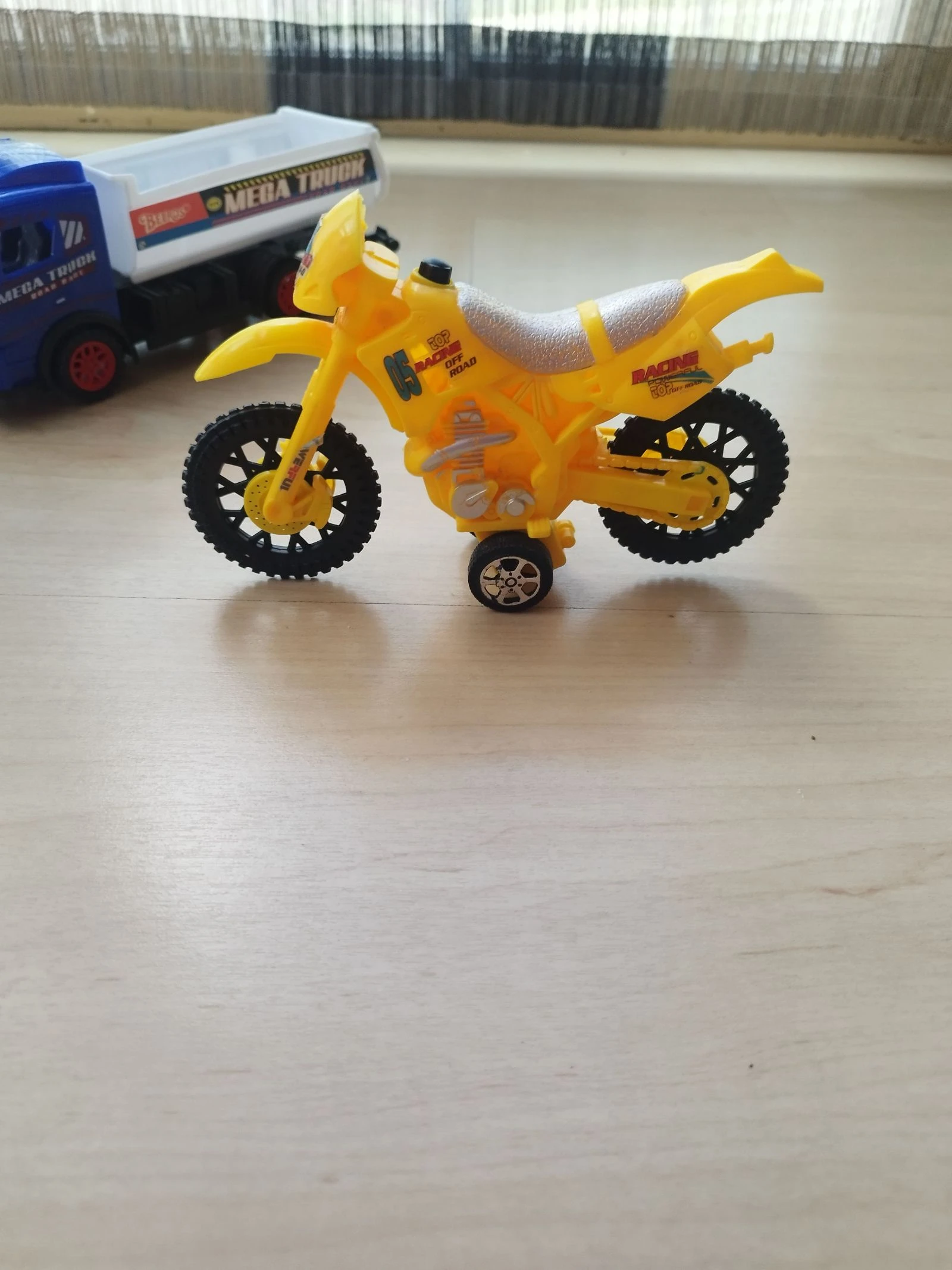Caminhão e moto – photo 2